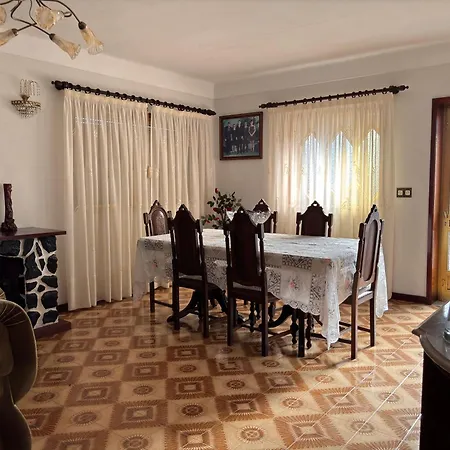 Casa Dos Neto Santiago *