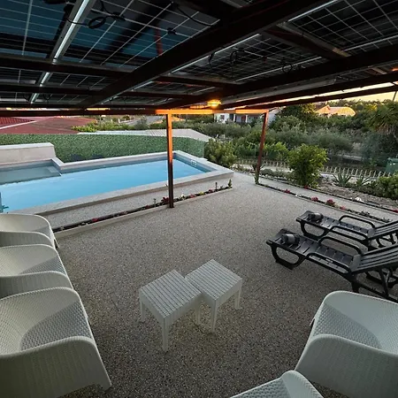 Casa Dos Neto Santiago *